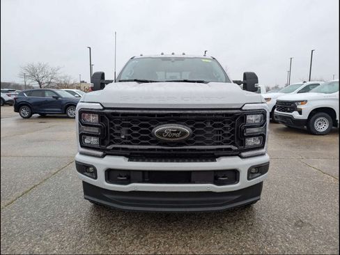 New 2026 Ford F250 Lariat w/ Black Appearance Package AWD/4WD image 2