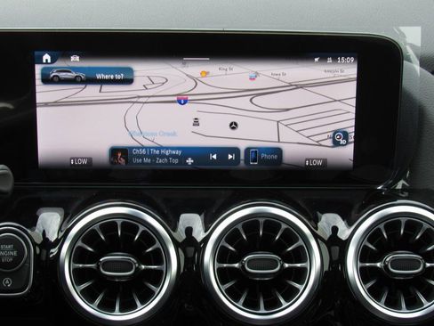 New 2025 Mercedes-Benz GLA 35 AMG 4MATIC image 34