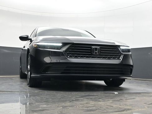 Certified 2023 Honda Accord EX image 25