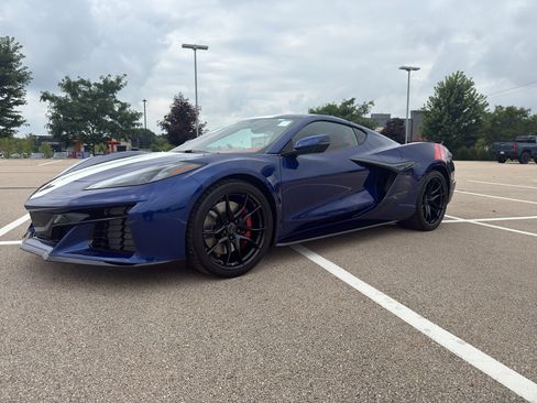 New 2027 Chevrolet Corvette Grand Sport w/ Z52 Sport Performance Package RWD image 2