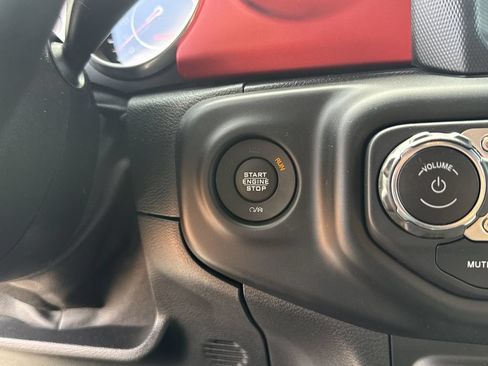 Used 2020 Jeep Wrangler Rubicon AWD/4WD image 18