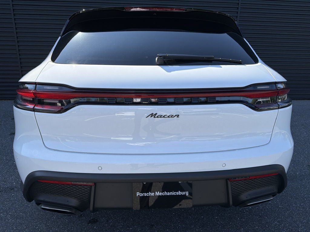 Certified 2026 Porsche Macan AWD/4WD image 27