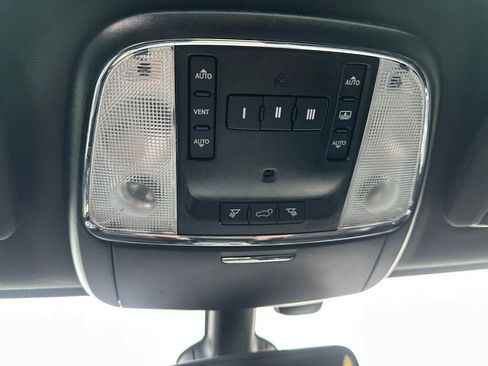 Used 2018 Jeep Grand Cherokee Limited w/ Luxury Group II image 22