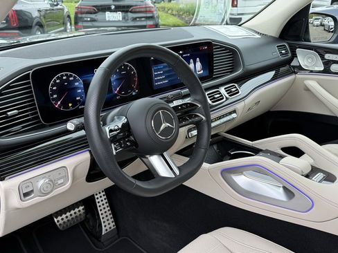 Used 2024 Mercedes-Benz GLS 580 4MATIC image 22