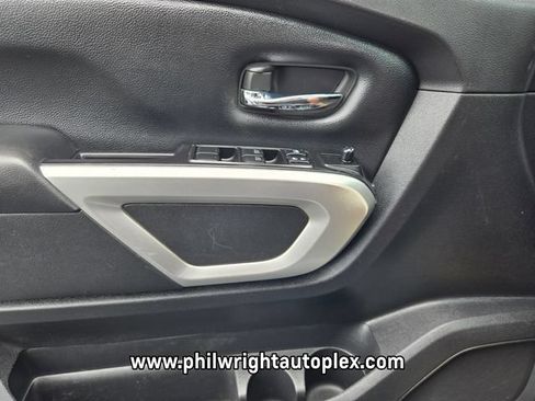 Used 2019 Nissan Titan SV RWD image 26