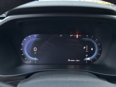 Certified 2025 Volvo XC40 B5 Plus image 22