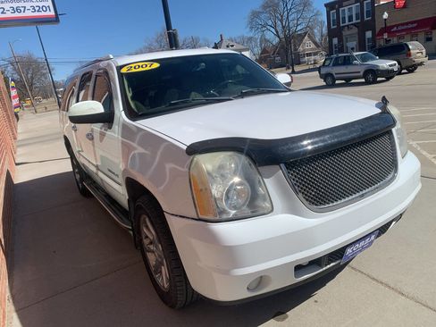 Used 2007 GMC Yukon XL Denali image 6