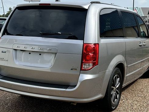 Used 2017 Dodge Grand Caravan SXT FWD image 10