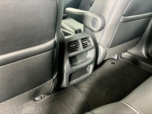 Used 2023 Honda Passport EX-L image 10