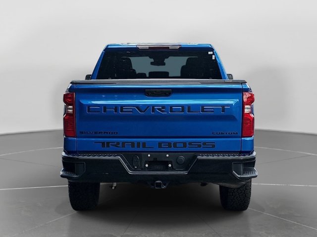 Used 2022 Chevrolet Silverado 1500 Custom Trail Boss w/ LPO, Dark Essentials Package AWD/4WD image 5