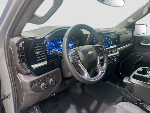 Used 2025 Chevrolet Silverado 1500 LT w/ Z71 Off-Road Package AWD/4WD image 9