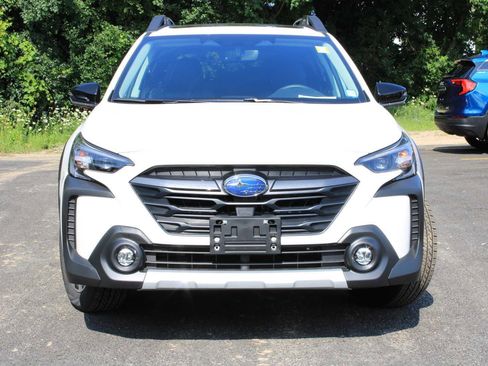 New 2025 Subaru Outback Limited image 3