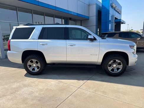 Used 2019 Chevrolet Tahoe LT w/ Luxury Package AWD/4WD image 6