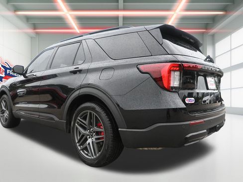 Used 2025 Ford Explorer ST-Line w/ Premium Package RWD image 2