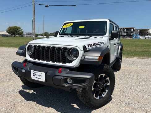 Used 2025 Jeep Wrangler Unlimited Rubicon AWD/4WD image 1