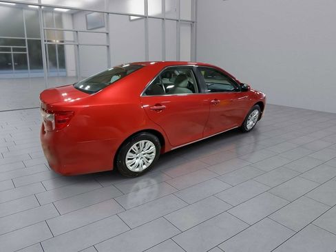 Used 2012 Toyota Camry LE image 8