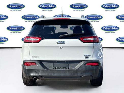 Used 2017 Jeep Cherokee Latitude image 7