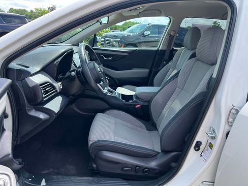 Used 2023 Subaru Outback Premium AWD/4WD image 6