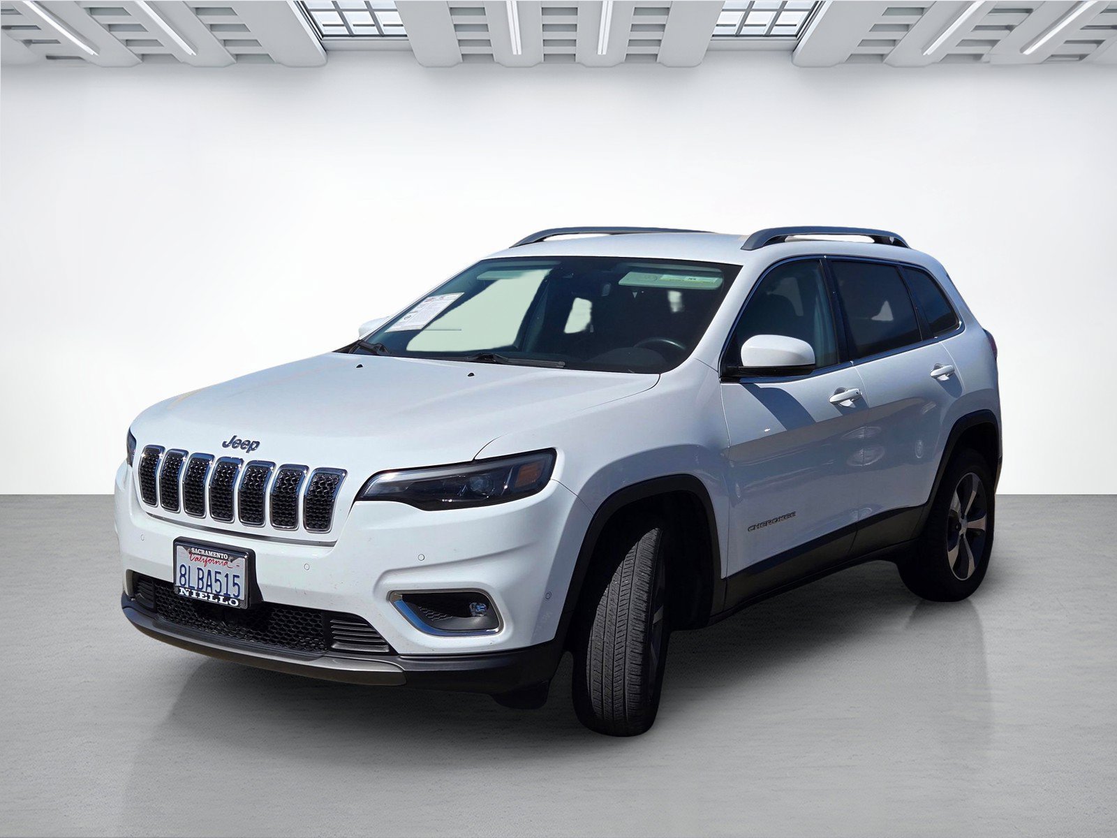 Used 2019 Jeep Cherokee Limited w/ Luxury Group AWD/4WD image 8