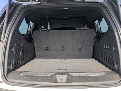 Used 2023 Chevrolet Suburban Premier image 13
