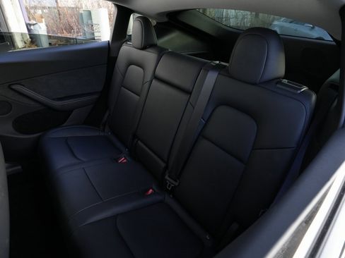 Used 2023 Tesla Model Y Long Range image 34