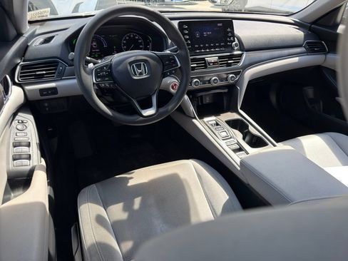 Used 2019 Honda Accord Hybrid image 9