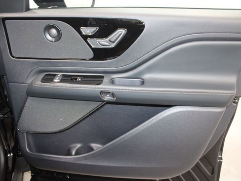 New 2025 Lincoln Aviator 2WD w/ Jet Appearance Package image 28