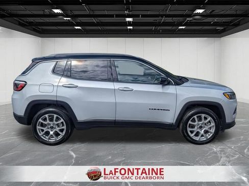 Used 2025 Jeep Compass Limited AWD/4WD image 6