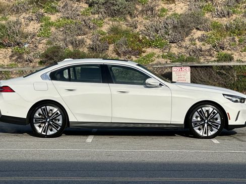 New 2026 BMW 530i w/ Premium Package RWD image 8