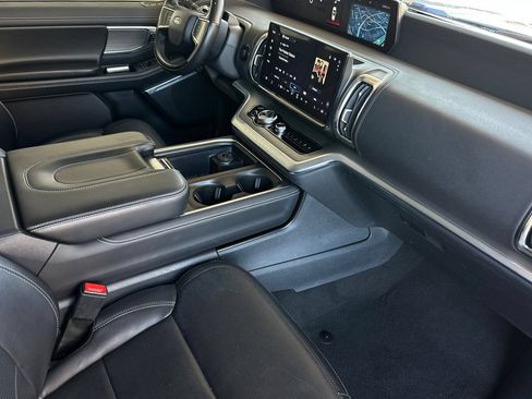 Certified 2025 Ford Expedition Platinum AWD/4WD image 16