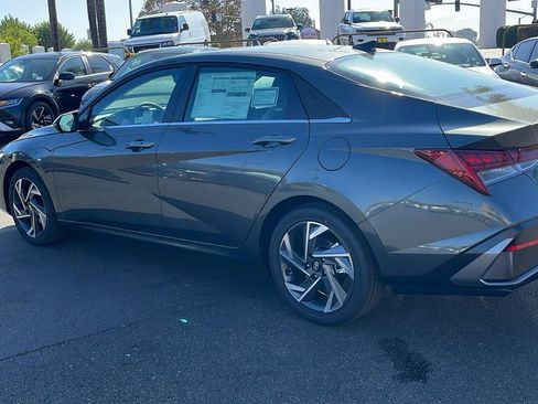 New 2026 Hyundai Elantra Limited image 11