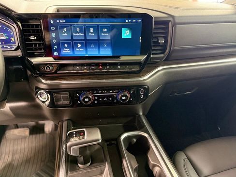 Used 2024 Chevrolet Silverado 1500 LT Trail Boss w/ Convenience Package II image 17