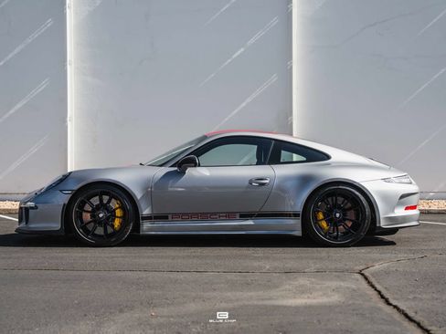Used 2016 Porsche 911 R RWD image 15