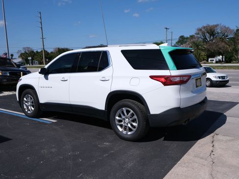 Used 2018 Chevrolet Traverse LT FWD image 3