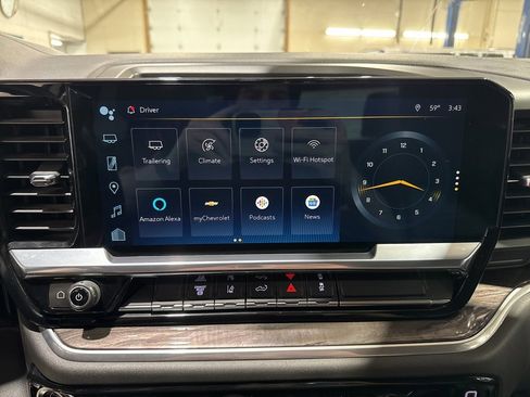 Used 2024 Chevrolet Silverado 2500 LTZ image 29