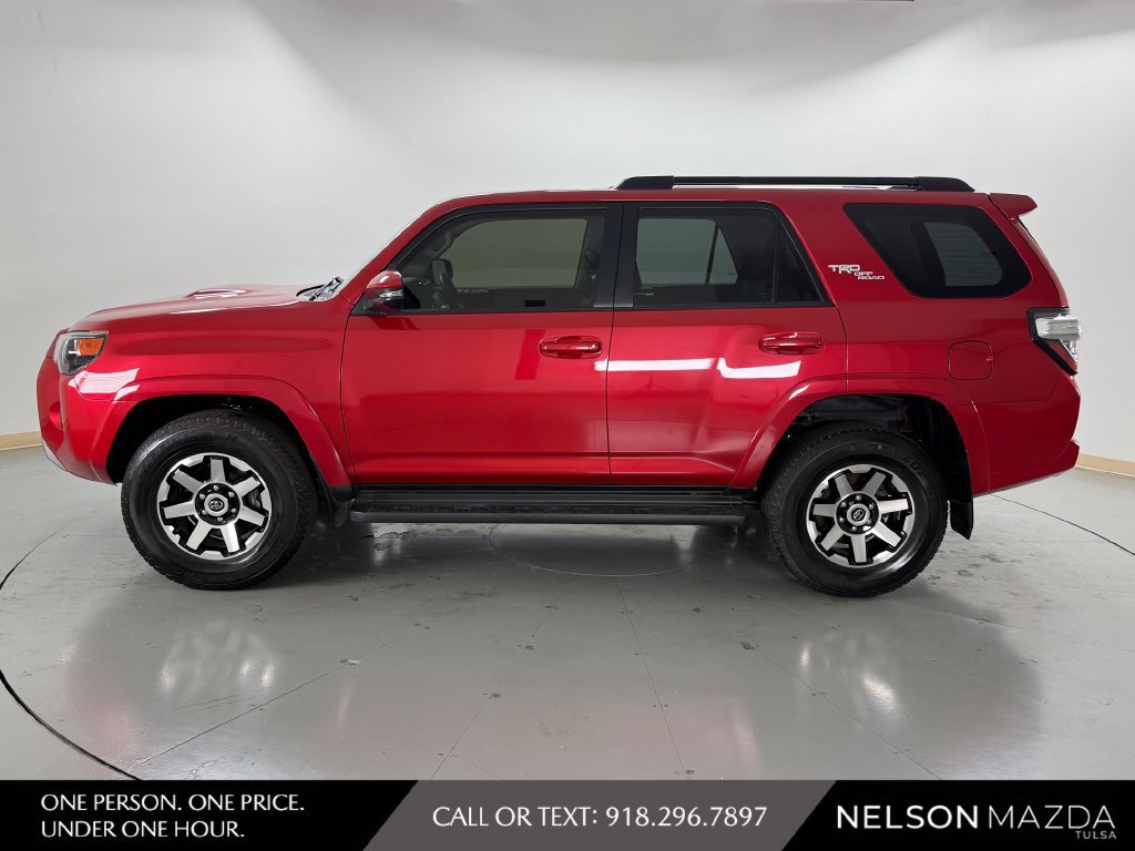 Used 2024 Toyota 4Runner TRD Off-Road Premium AWD/4WD image 9