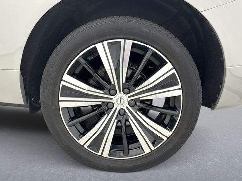 Used 2023 Volvo XC60 B5 Plus w/ Climate Package AWD/4WD image 27