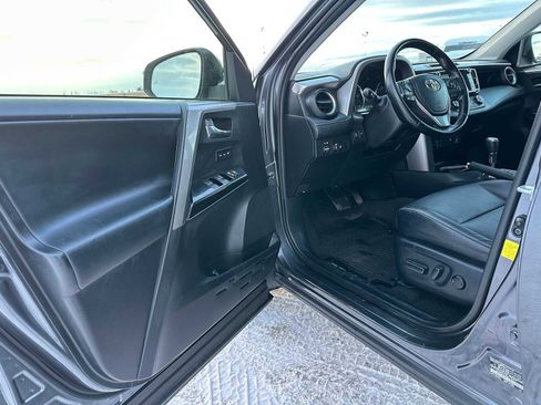 Used 2017 Toyota RAV4 Limited image 19