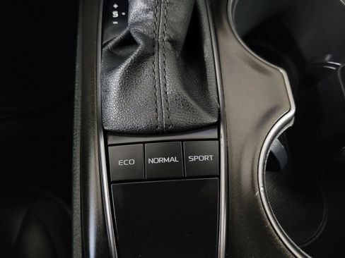 Used 2022 Toyota Camry SE image 33