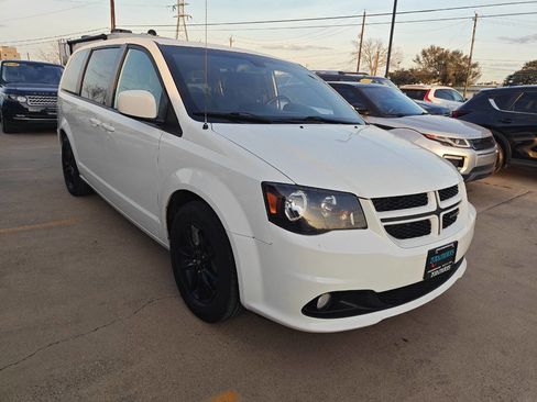Used 2019 Dodge Grand Caravan GT FWD image 4