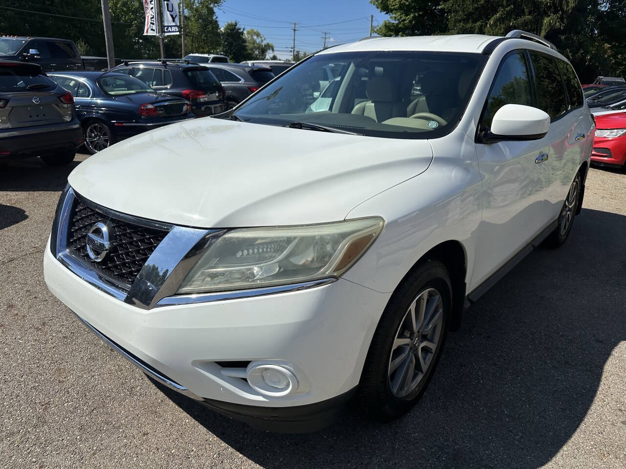 Used 2015 Nissan Pathfinder S FWD image 2
