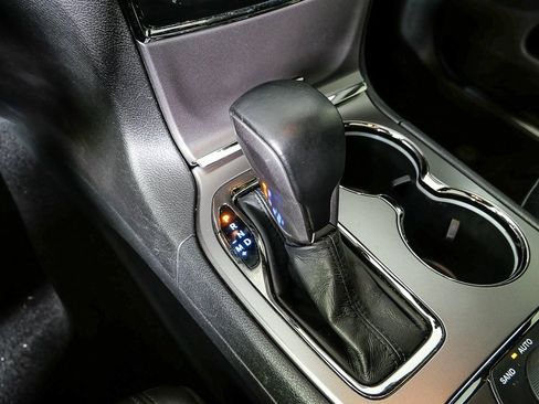 Used 2020 Jeep Grand Cherokee Limited X image 16