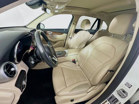 Used 2022 Mercedes-Benz GLC 300 4MATIC w/ Premium Package Lite image 13