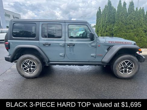 Used 2024 Jeep Wrangler Unlimited Rubicon AWD/4WD image 2