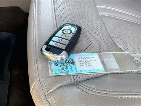 Used 2021 Ford Expedition Limited w/ Cargo Package image 19