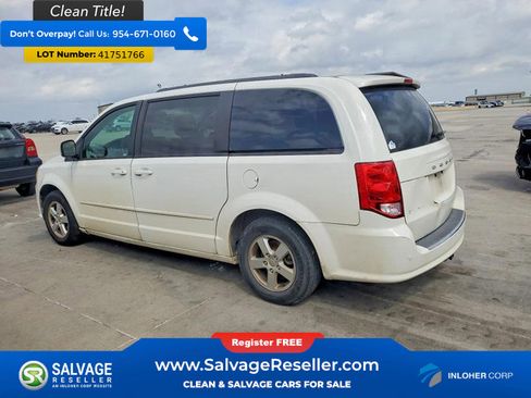 Used 2013 Dodge Grand Caravan SXT image 3