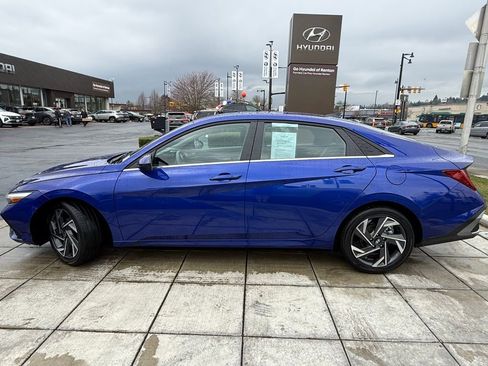 Certified 2025 Hyundai Elantra SEL image 4