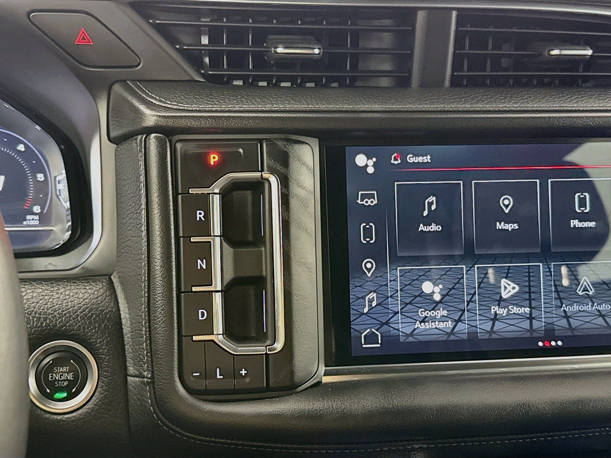 Used 2024 GMC Yukon XL Denali w/ Advanced Technology Package AWD/4WD image 19