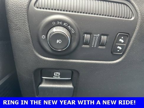 Used 2024 Jeep Wagoneer L Series II image 29