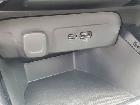 Used 2025 Chevrolet Trax LT FWD image 22